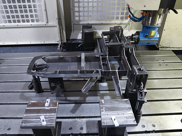 龍門(men)銑床加工